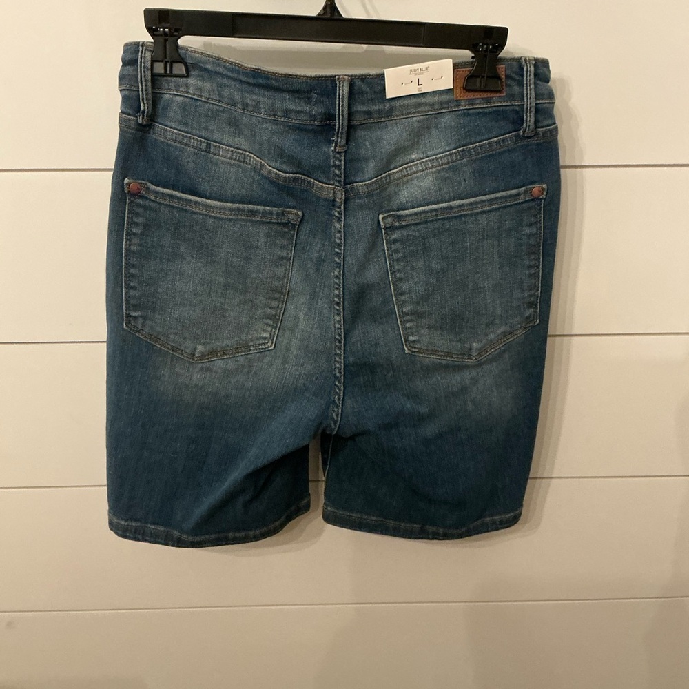 NWT high rise Judy Blue size large women’s denim shorts (longer inseam) - Picture 2 of 6